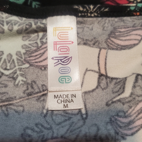 XMAS Santa Unicorn Reindeer Whimsical Size M LuLaRoe Butter Soft High Low Amy - Picture 10 of 12